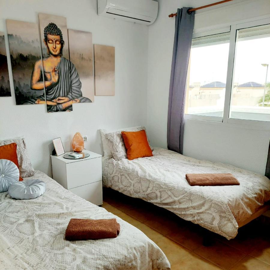 Fabulous Detached Large Villa 5 Bedrooms 3 Bathrooms Backing Onto Villamartin Golf Course Dış mekan fotoğraf
