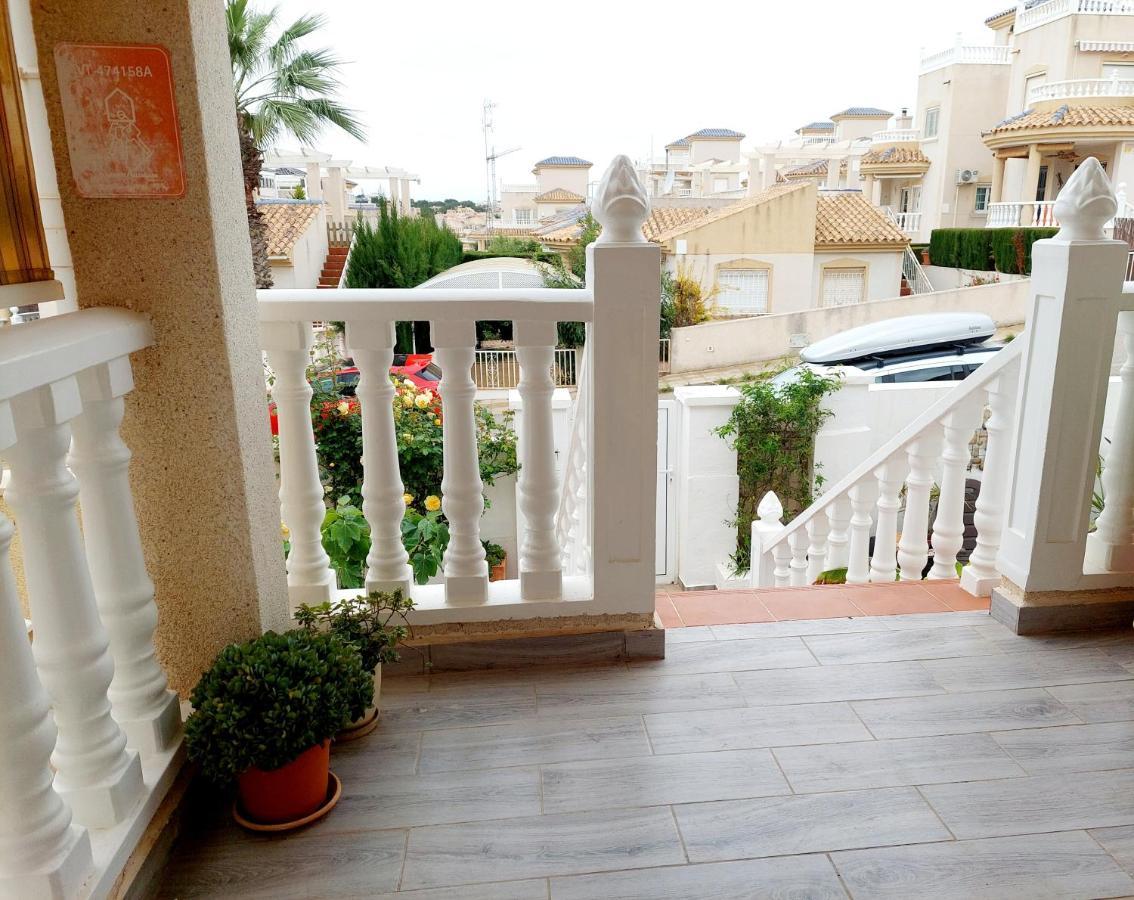 Fabulous Detached Large Villa 5 Bedrooms 3 Bathrooms Backing Onto Villamartin Golf Course Dış mekan fotoğraf