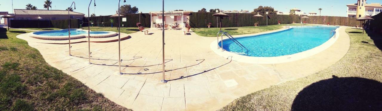 Fabulous Detached Large Villa 5 Bedrooms 3 Bathrooms Backing Onto Villamartin Golf Course Dış mekan fotoğraf