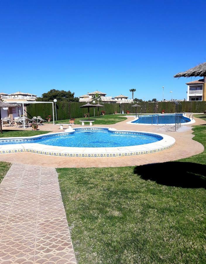 Fabulous Detached Large Villa 5 Bedrooms 3 Bathrooms Backing Onto Villamartin Golf Course Dış mekan fotoğraf